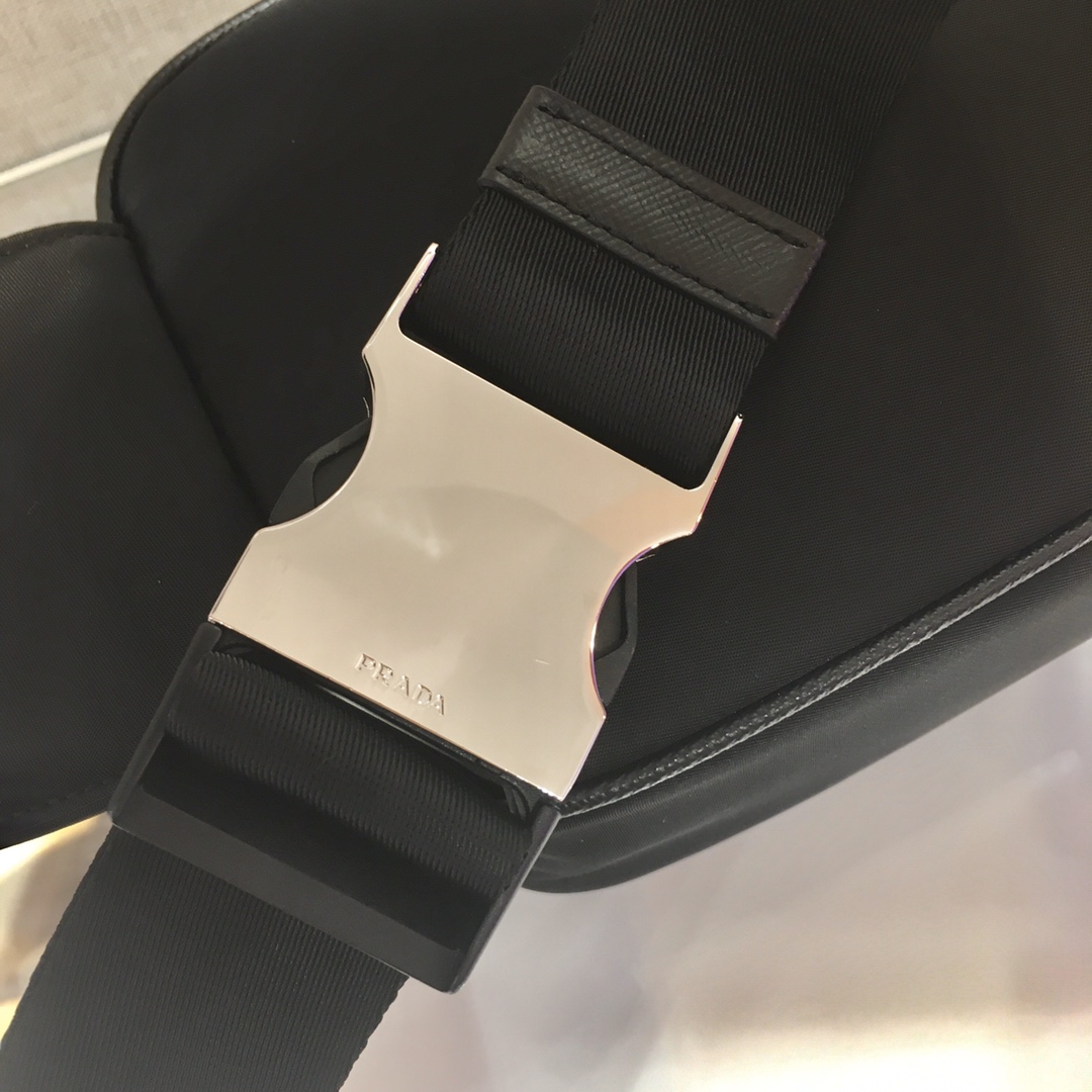 Pra*a 2vl977 waist bag -21*12.5*4.5cm