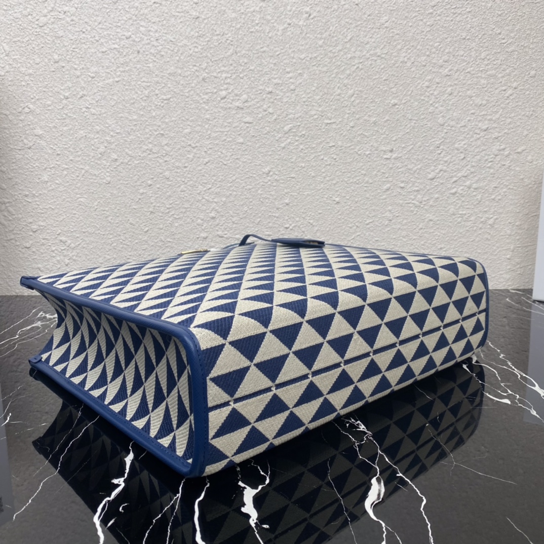 Pra*a small tote in saffiano leather 1ba356-39*31*11cm