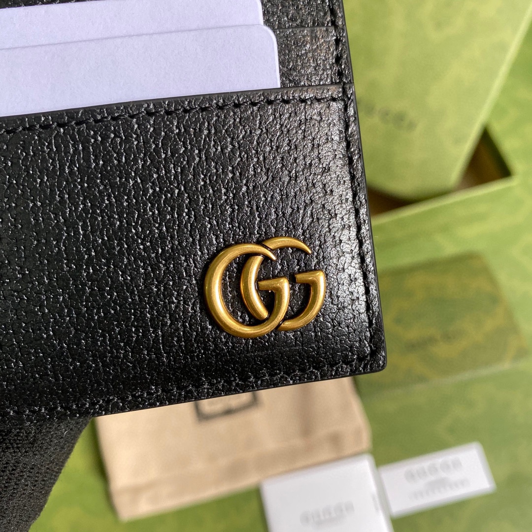 G*u*i wallet-10*7.5cm