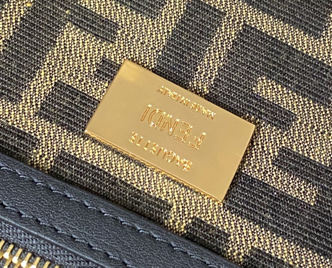 F**di medium baguette bag-26x15x4cm