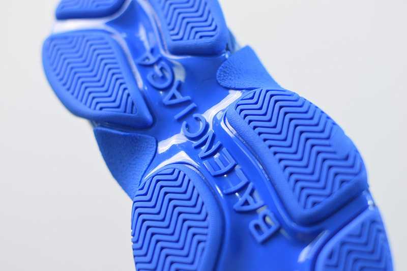 Ba*len*cia*ga triple s