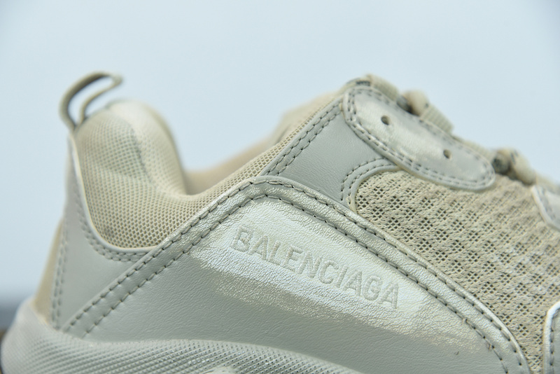 Ba*len*cia*ga triple s