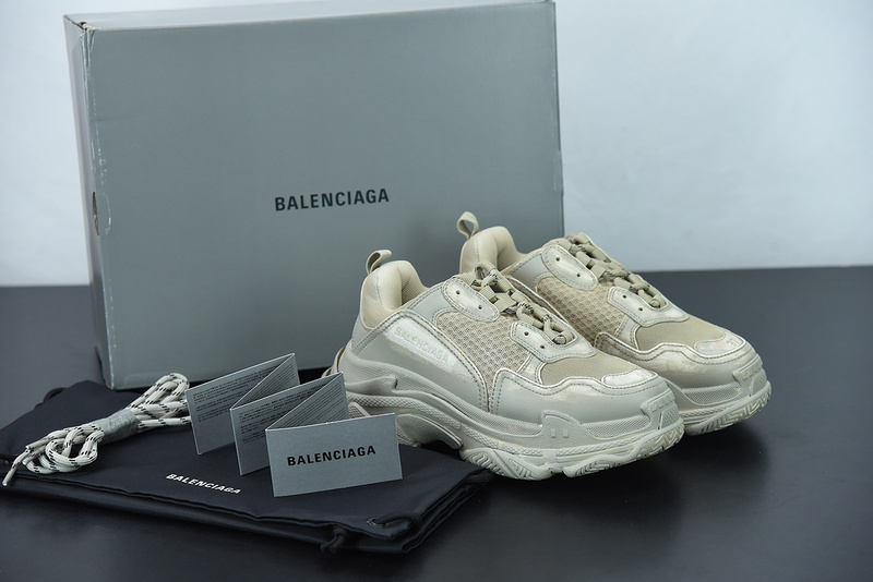 Ba*len*cia*ga triple s