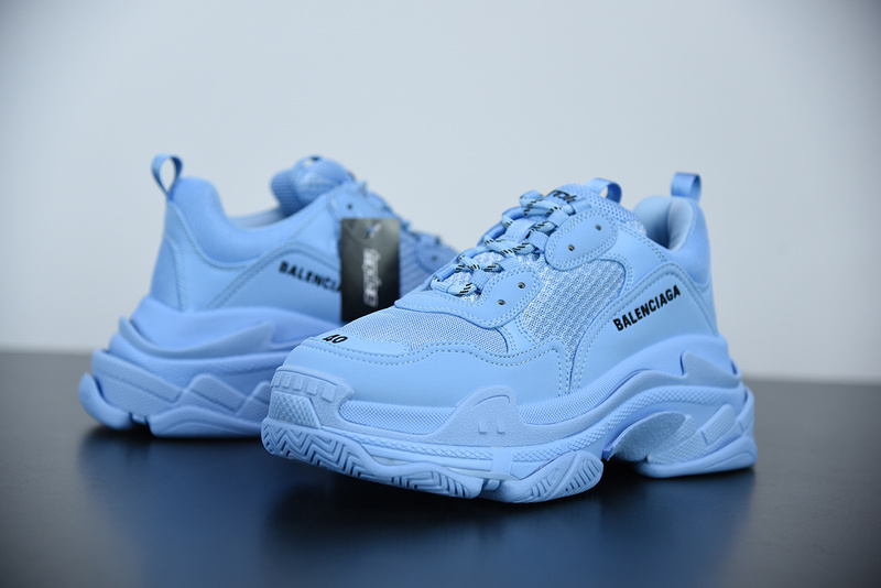 Ba*len*cia*ga triple s