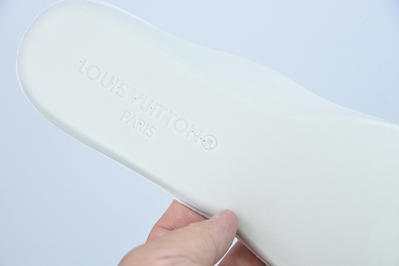 l**is V*t*n&nike air force 1 low