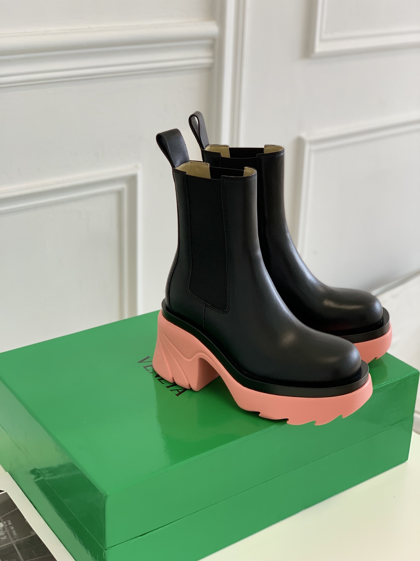 Bo*te*ga ve*ne*ta boots