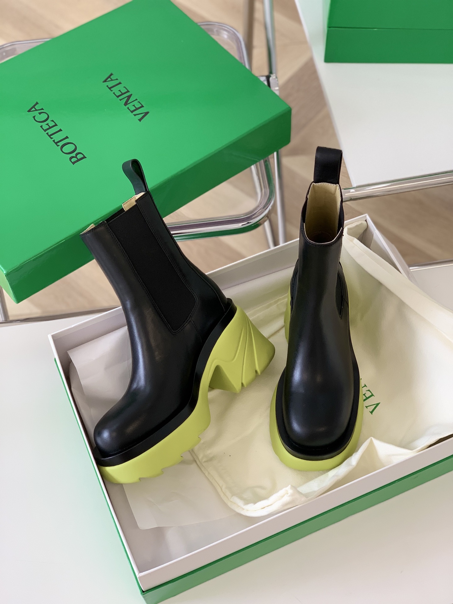 Bo*te*ga ve*ne*ta boots