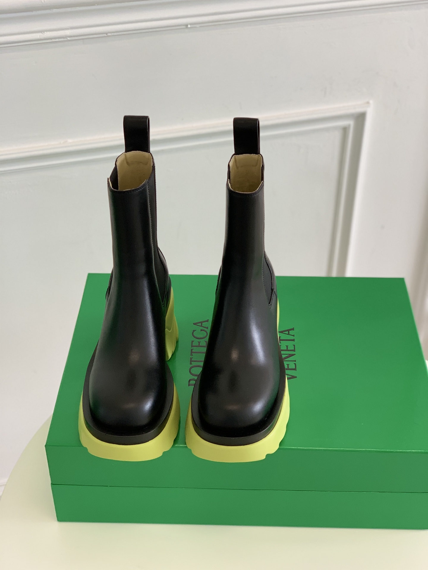 Bo*te*ga ve*ne*ta boots