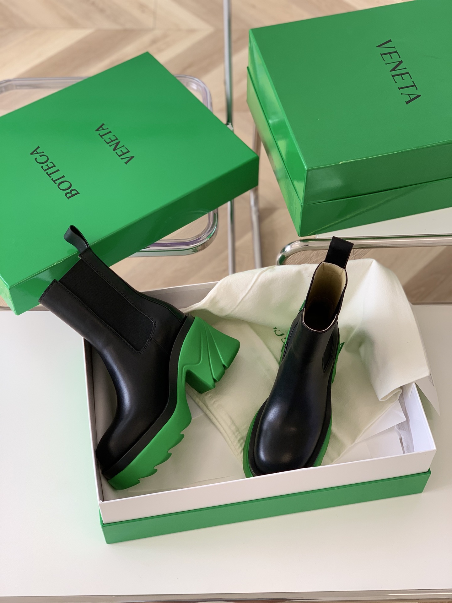 Bo*te*ga ve*ne*ta boots