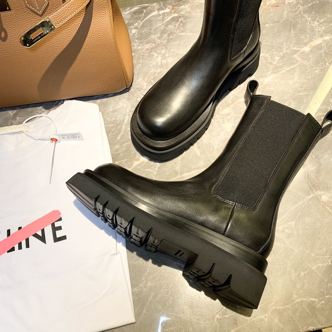 Bo*te*ga ve*ne*ta boots