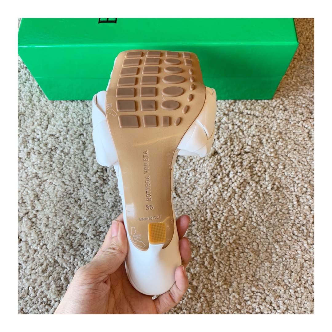 Bo*te*ga ve*ne*ta sandals