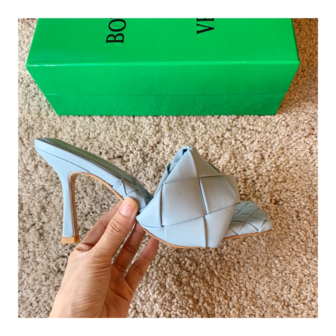 Bo*te*ga ve*ne*ta sandals