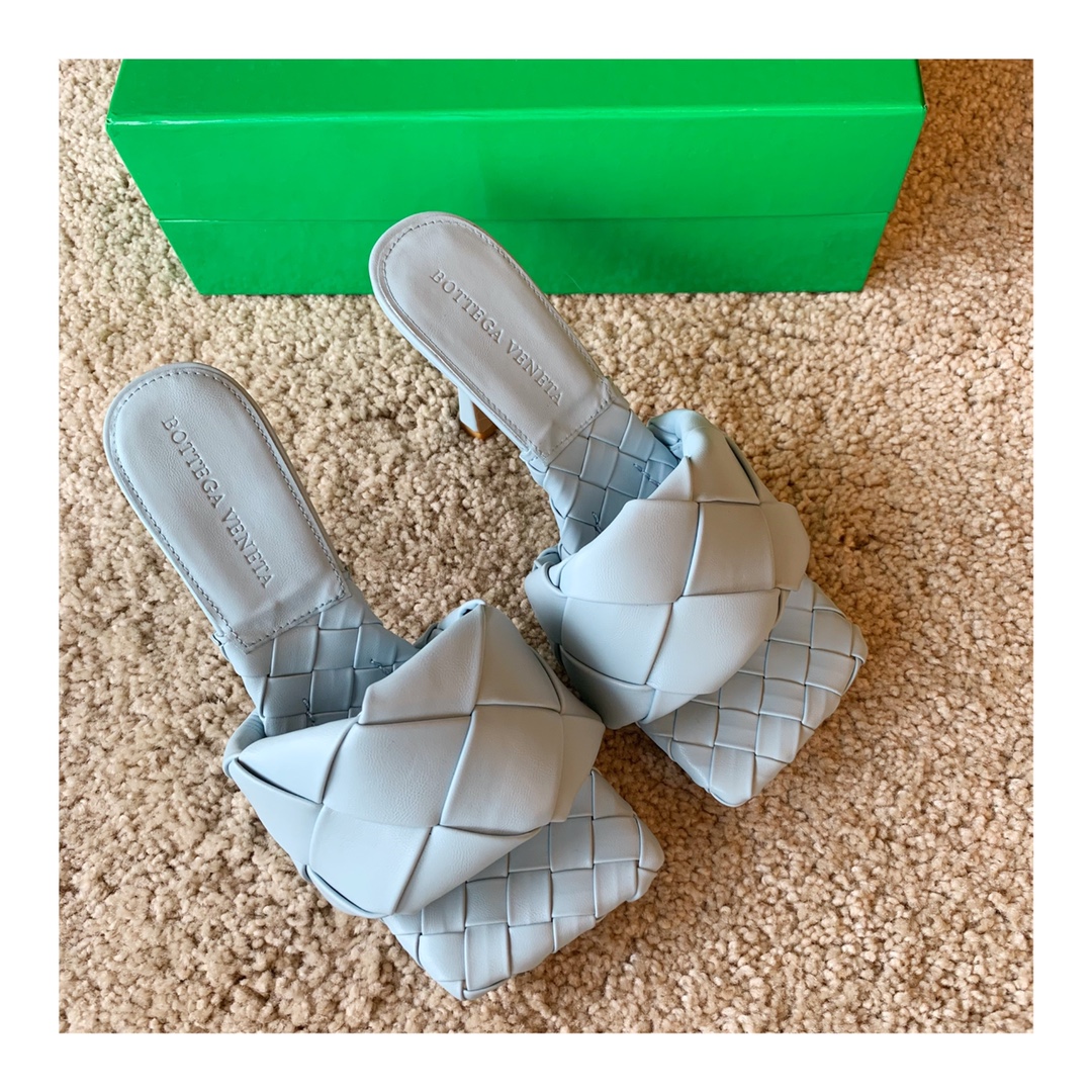 Bo*te*ga ve*ne*ta sandals