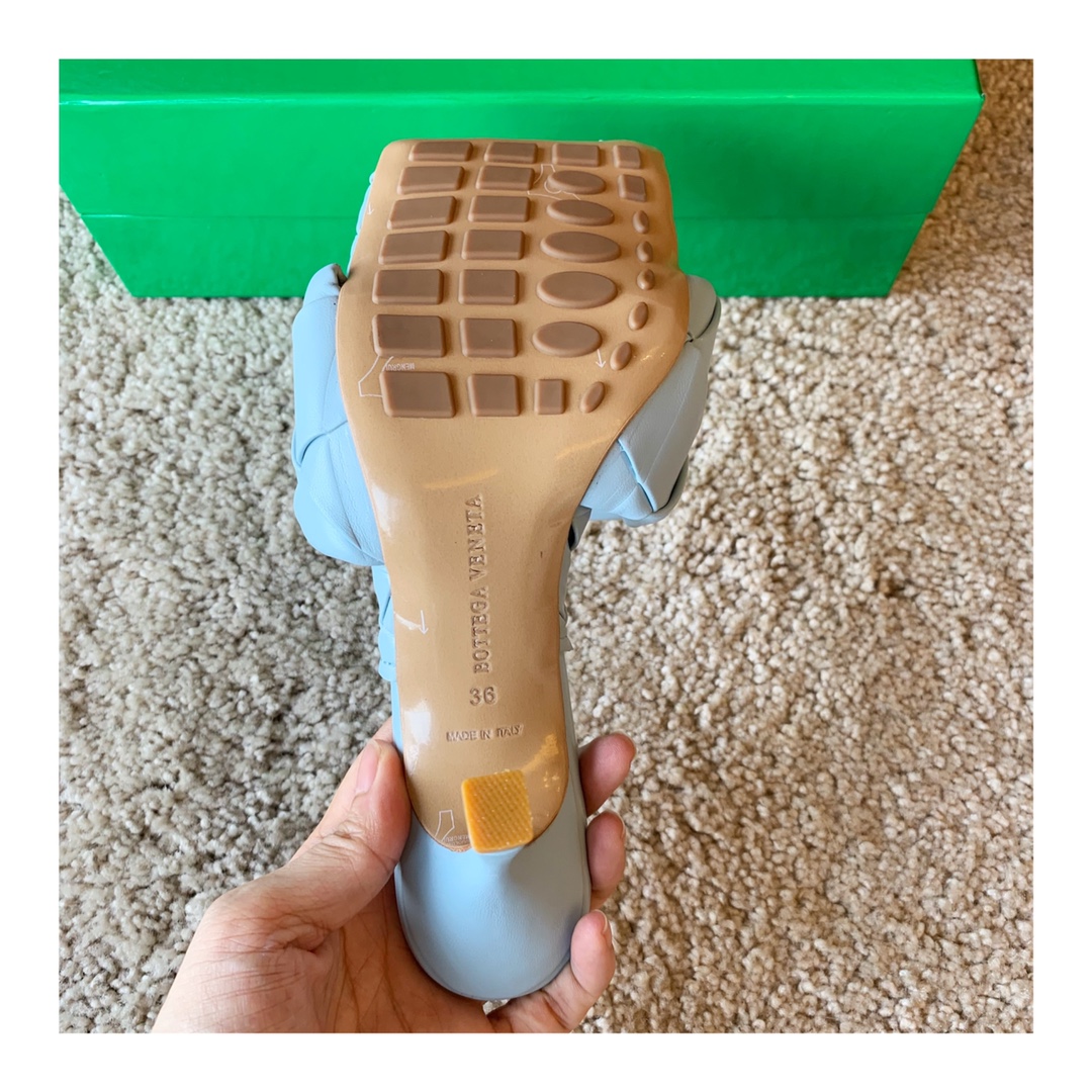 Bo*te*ga ve*ne*ta sandals