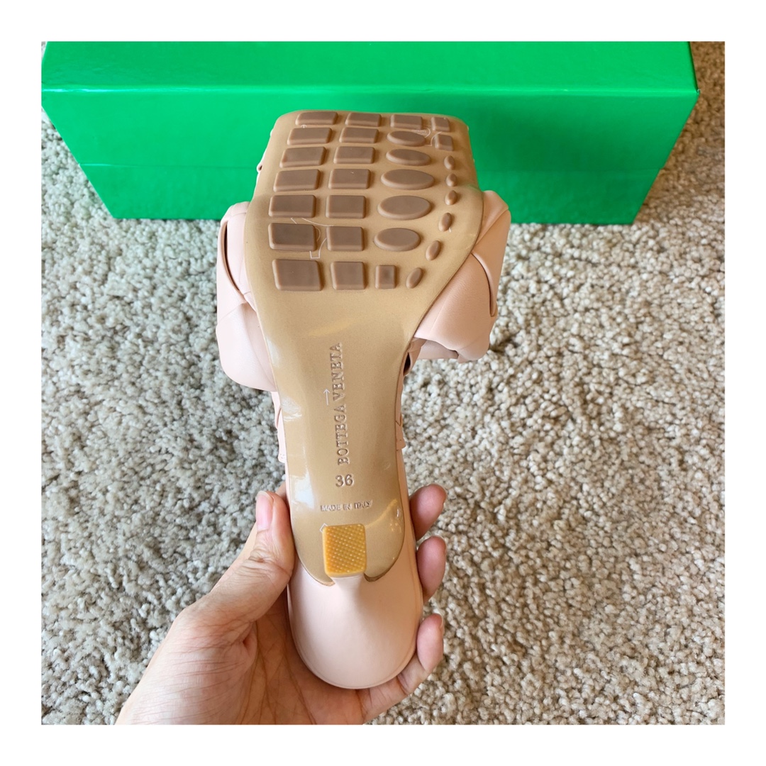 Bo*te*ga ve*ne*ta sandals