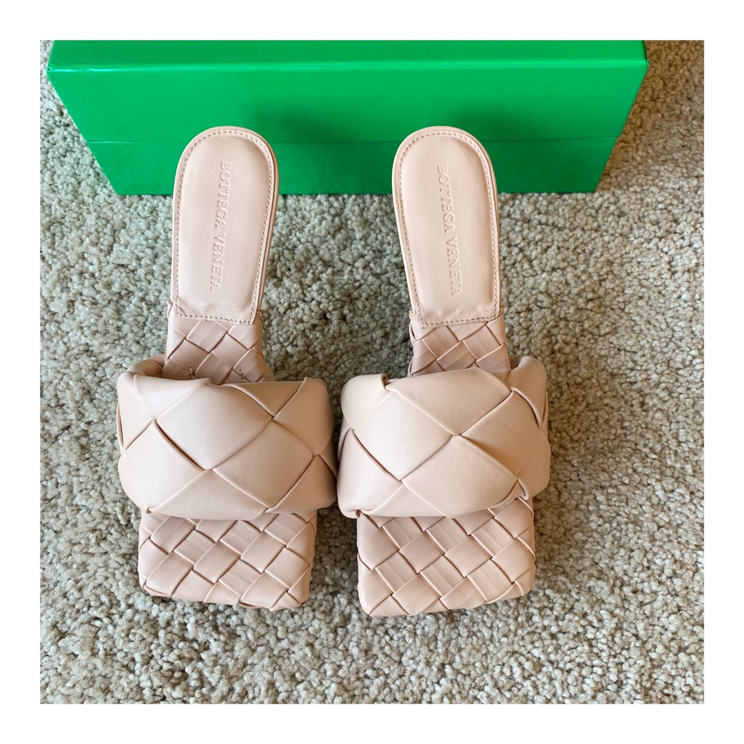 Bo*te*ga ve*ne*ta sandals