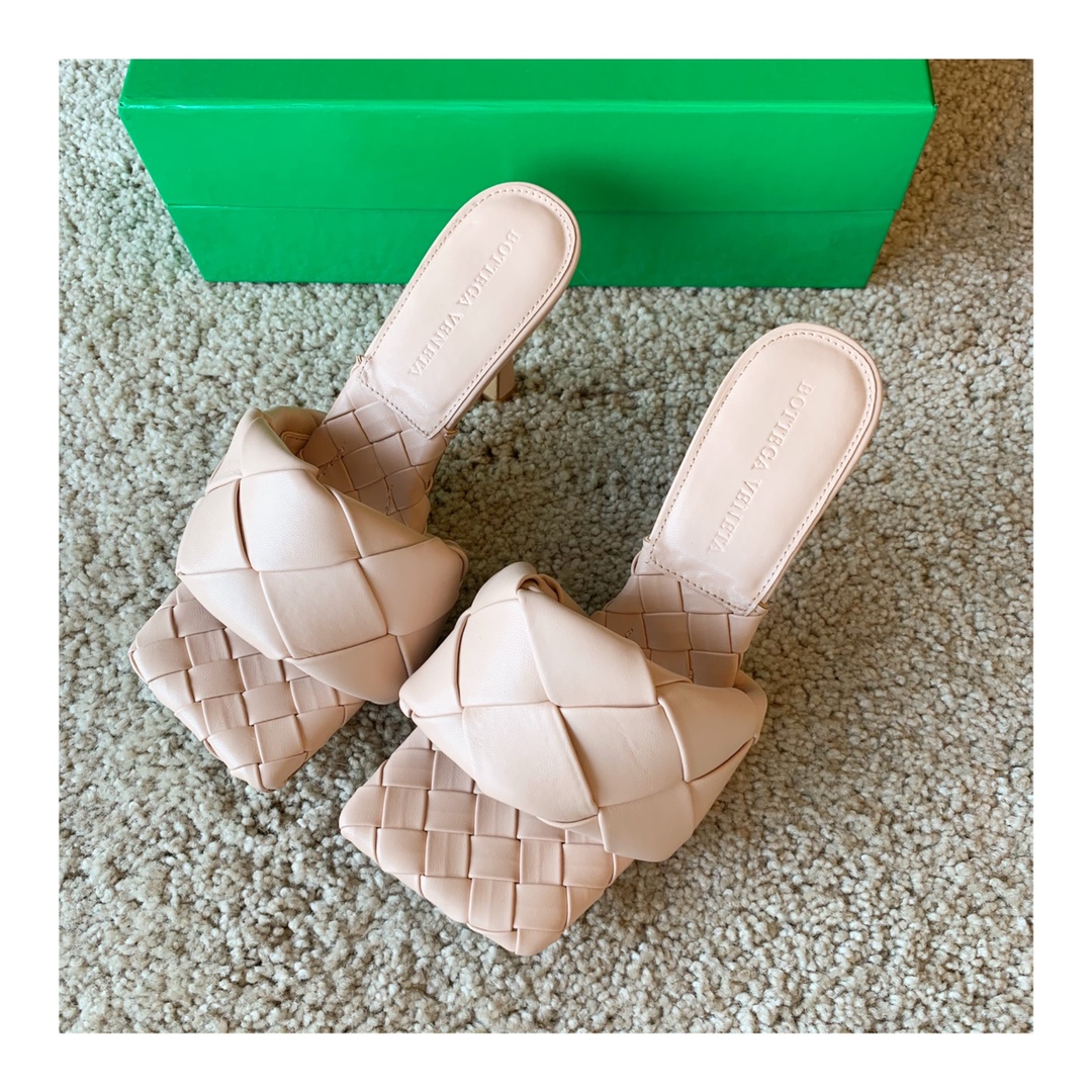 Bo*te*ga ve*ne*ta sandals