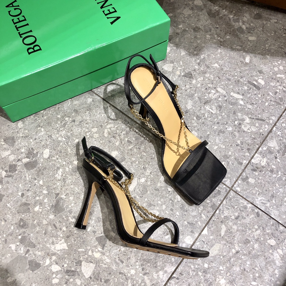 Bo*te*ga ve*ne*ta 2021ss heels