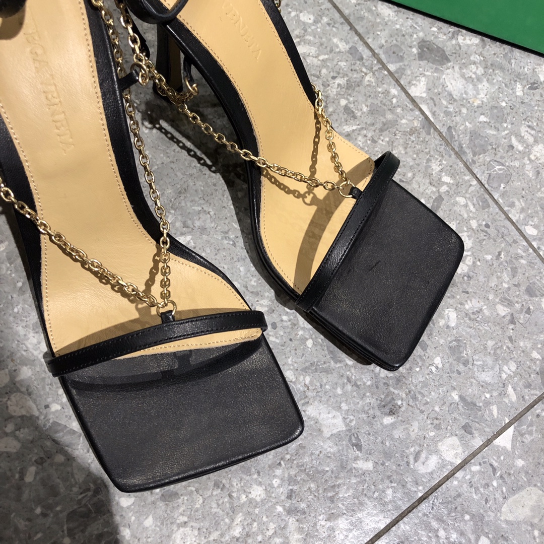 Bo*te*ga ve*ne*ta 2021ss heels