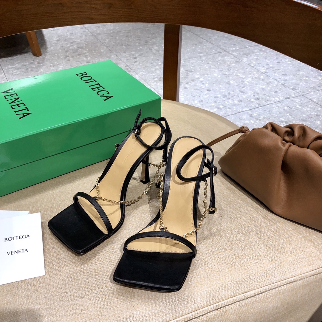 Bo*te*ga ve*ne*ta 2021ss heels