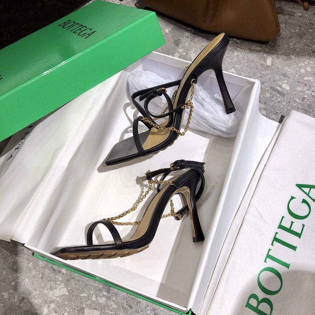 Bo*te*ga ve*ne*ta 2021ss heels