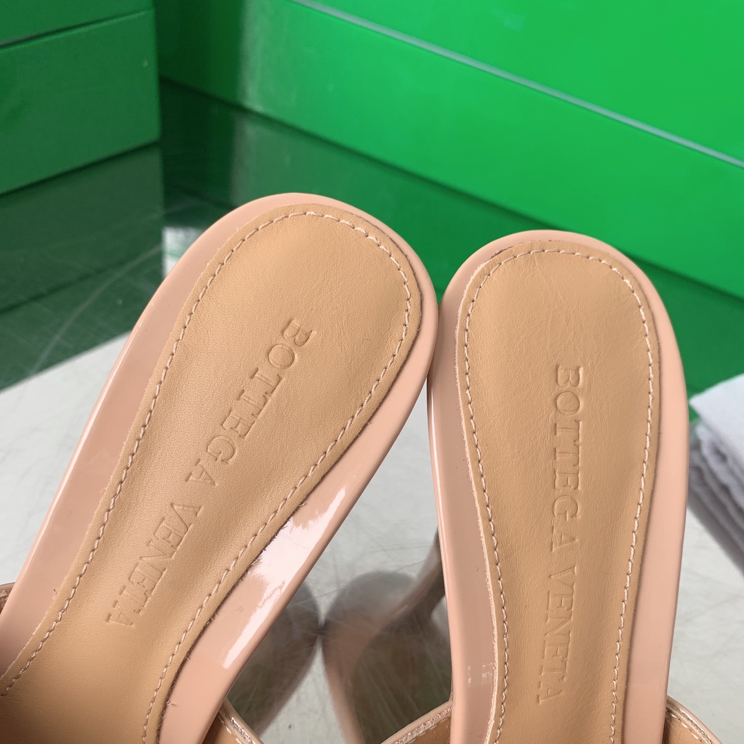 Bo*te*ga ve*ne*ta heels