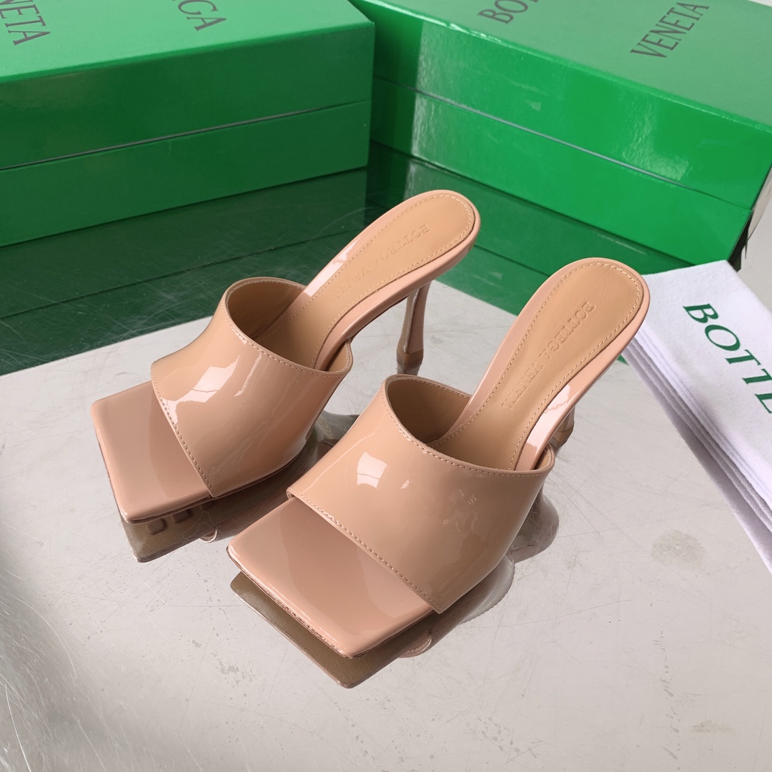 Bo*te*ga ve*ne*ta heels