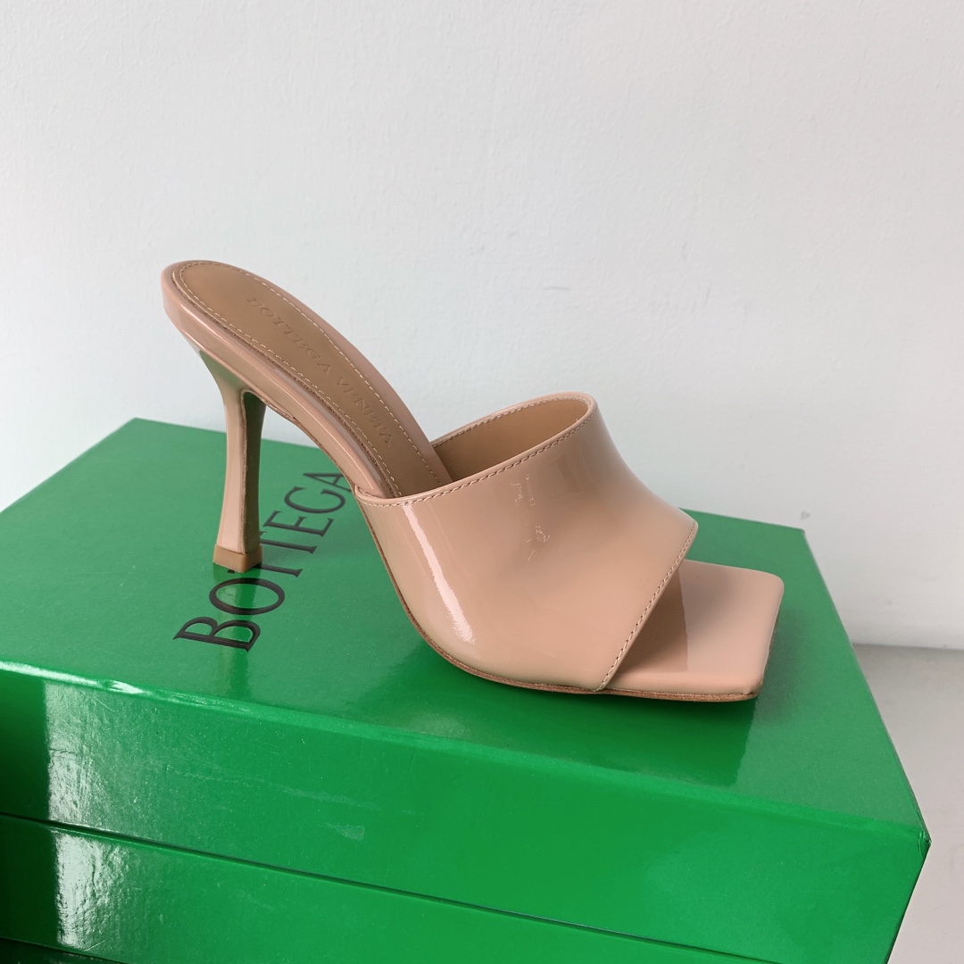 Bo*te*ga ve*ne*ta heels