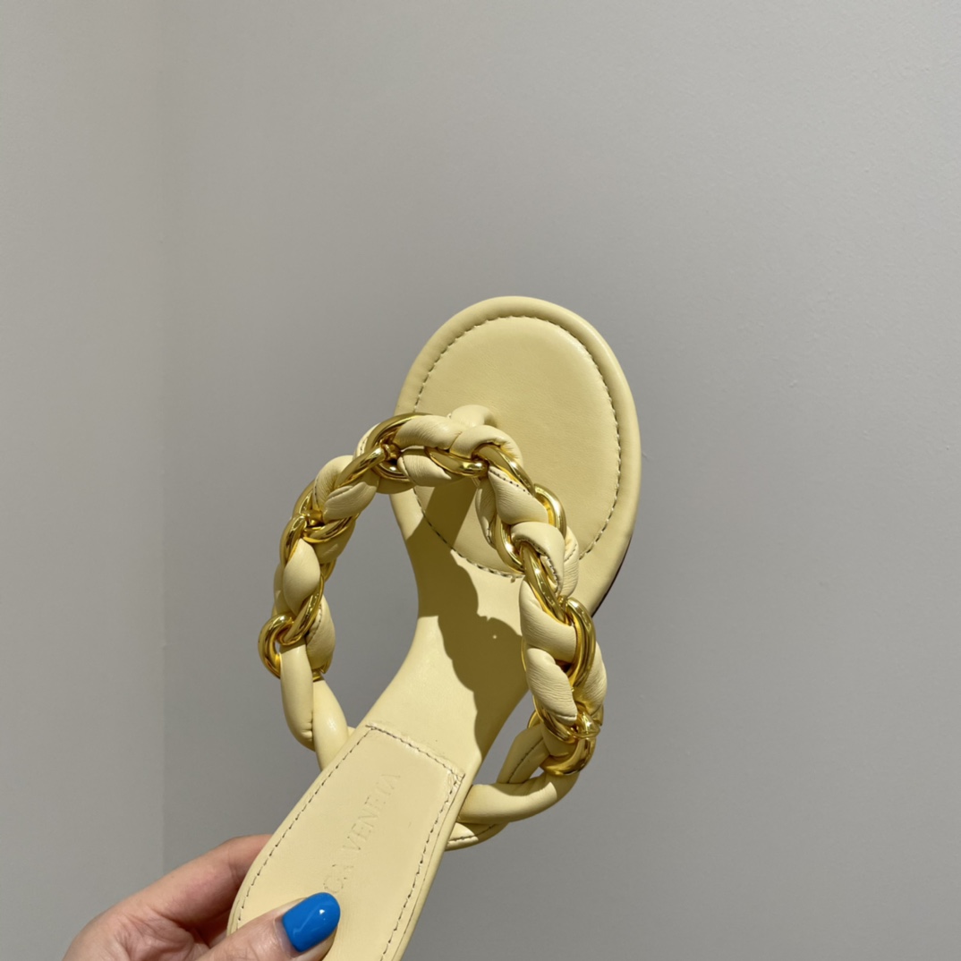 Bo*te*ga ve*ne*ta heels