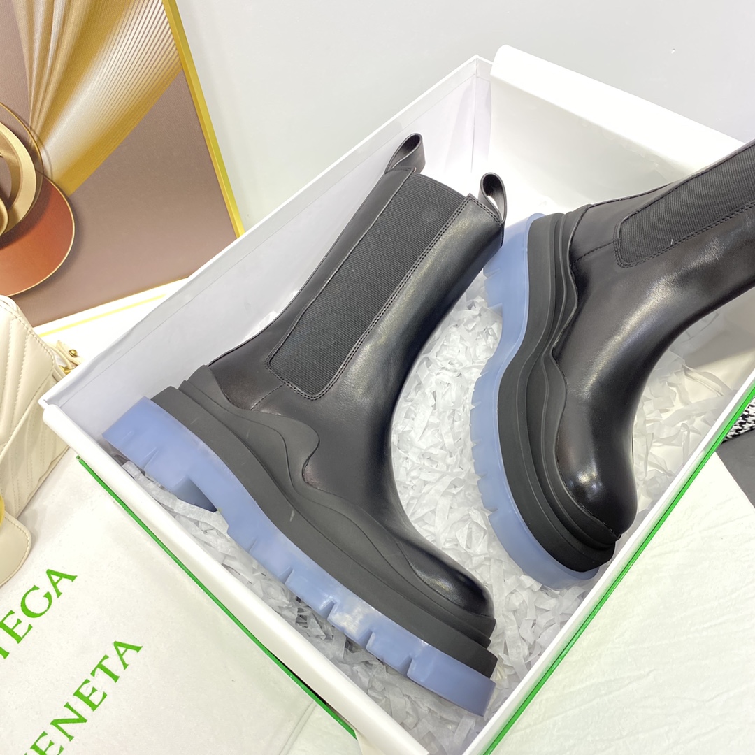 Bo*te*ga ve*ne*ta boots