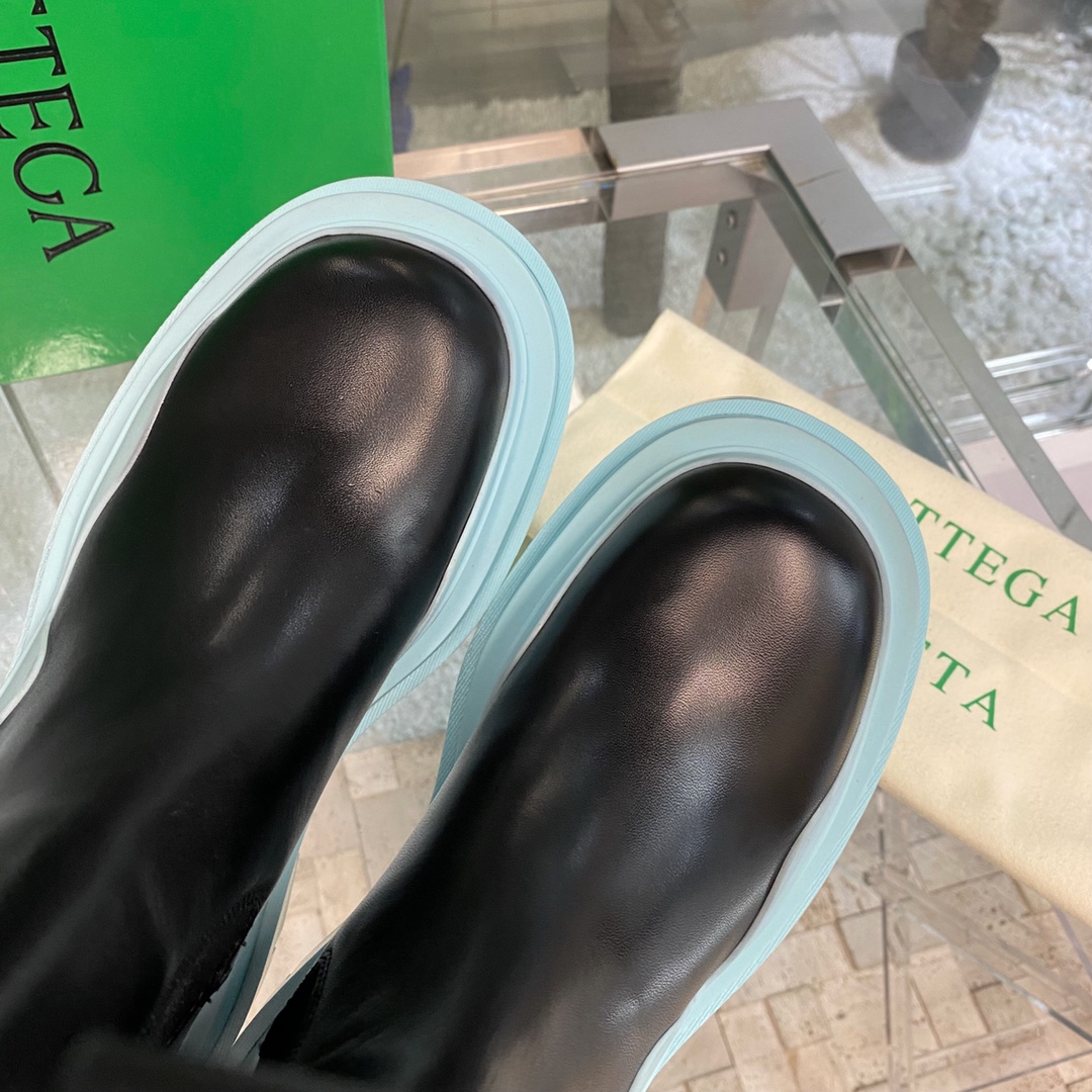 Bo*te*ga ve*ne*ta boots