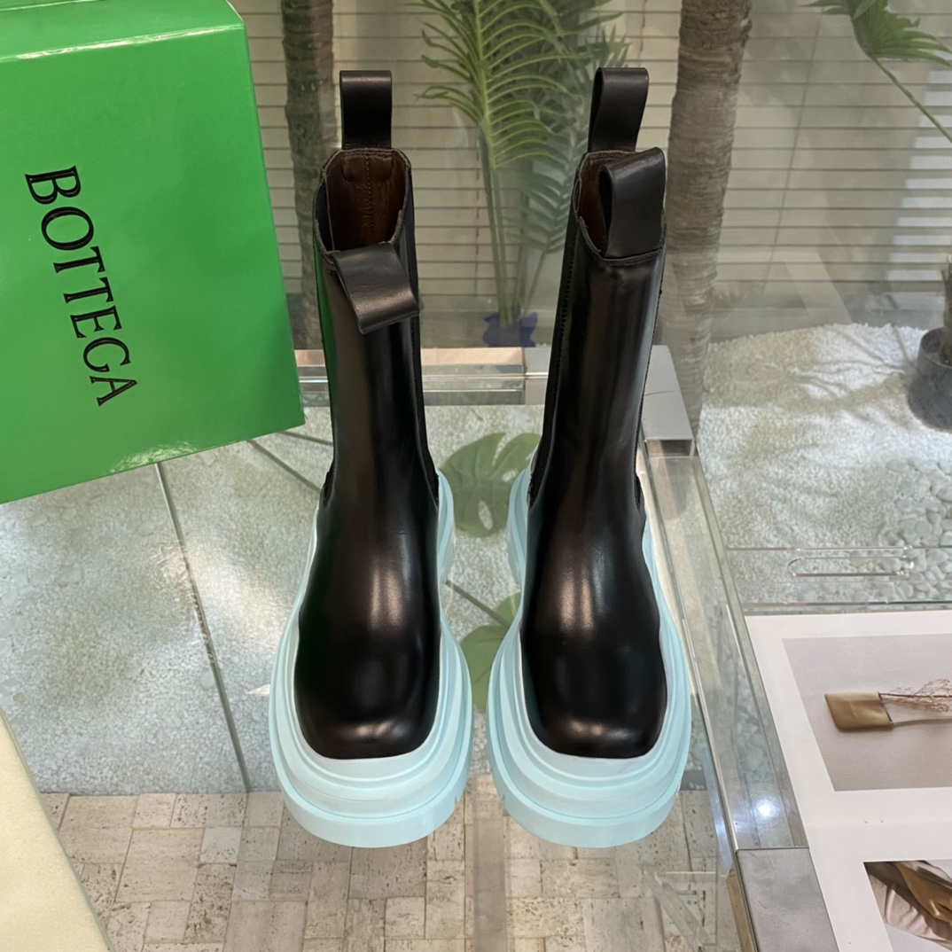 Bo*te*ga ve*ne*ta boots