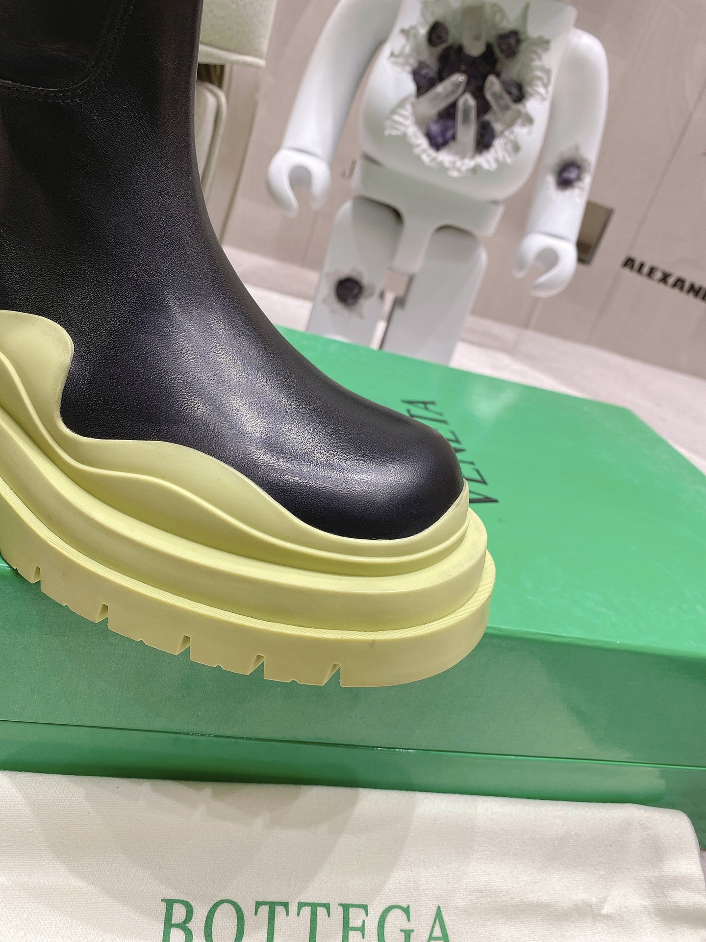 Bo*te*ga ve*ne*ta boots