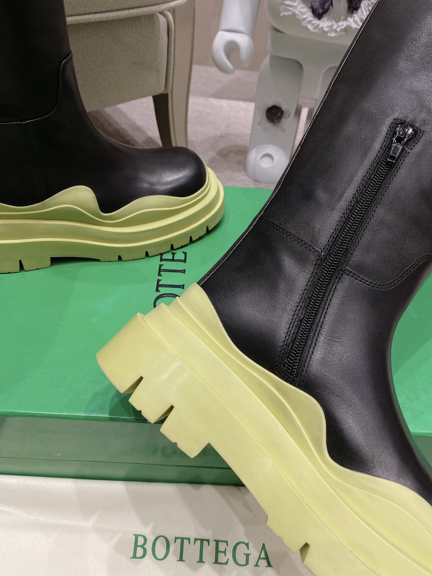 Bo*te*ga ve*ne*ta boots