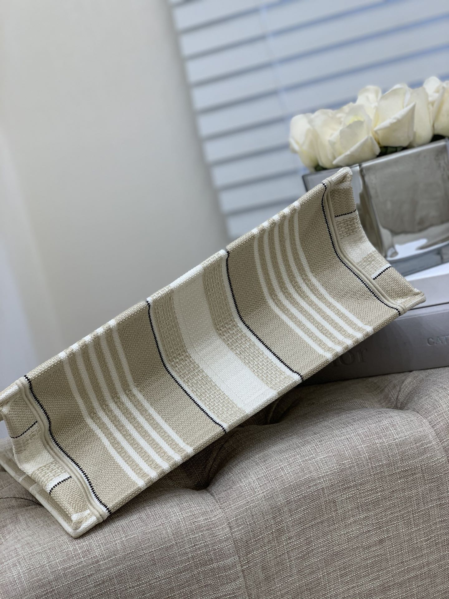 D*or small book tote-36.5cm