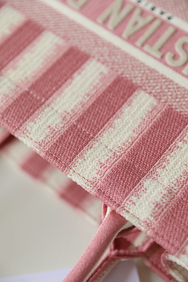 D*or small book tote-36.5cm