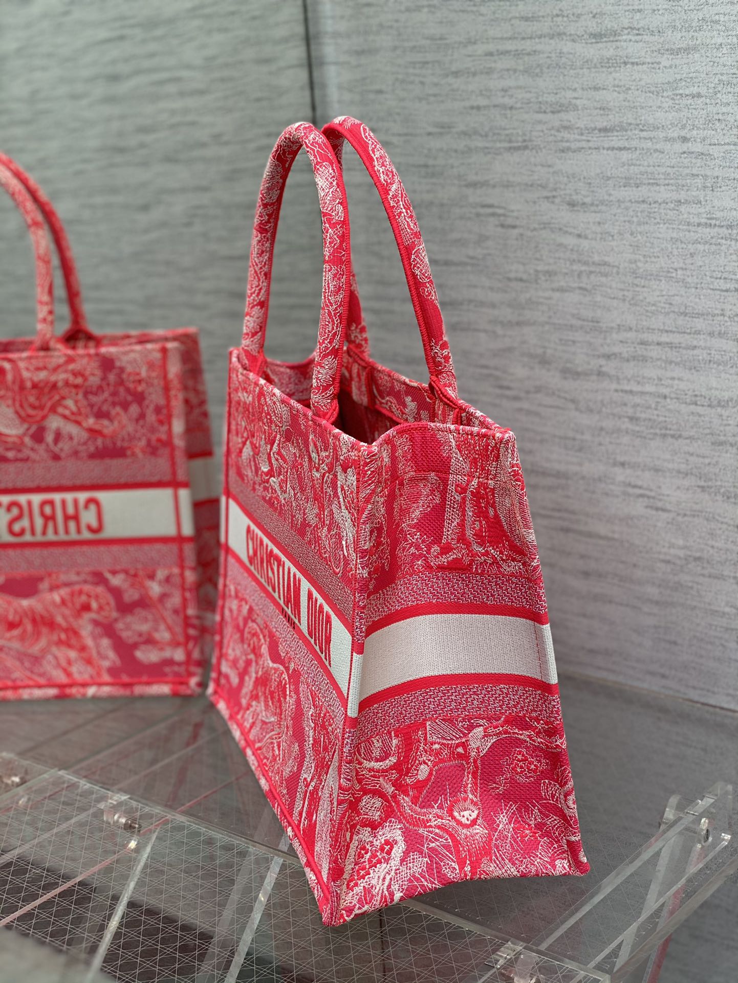 D*or small book tote-36.5cm