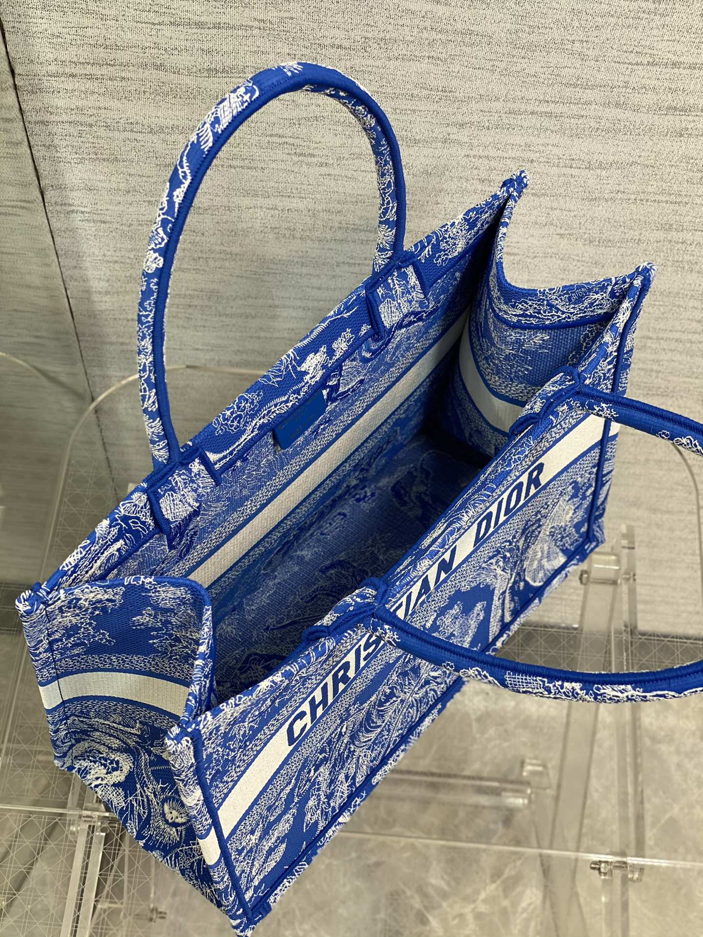 D*or small book tote-36.5cm