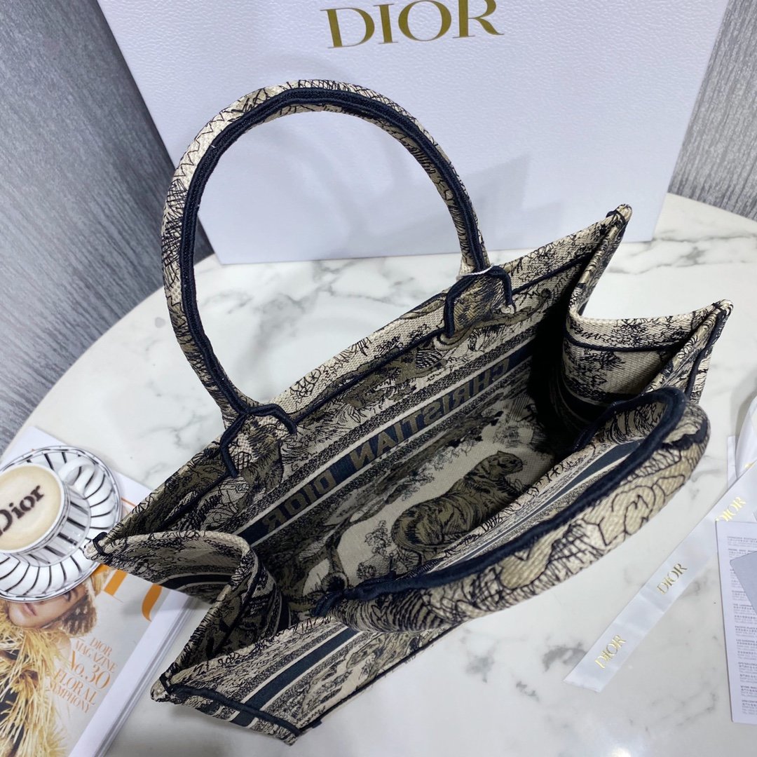 D*or small book tote-36.5cm