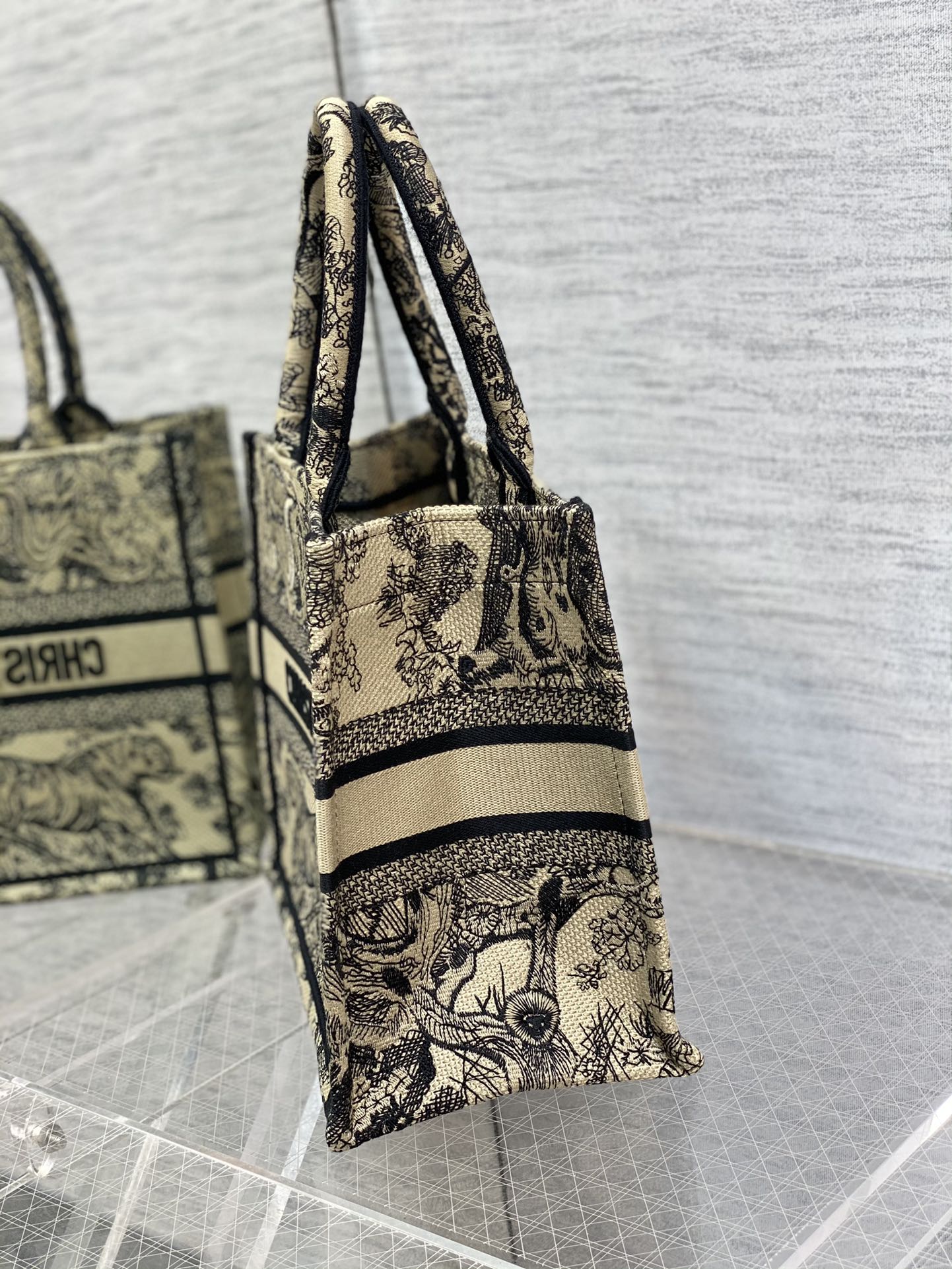 D*or small book tote-26*8*22cm