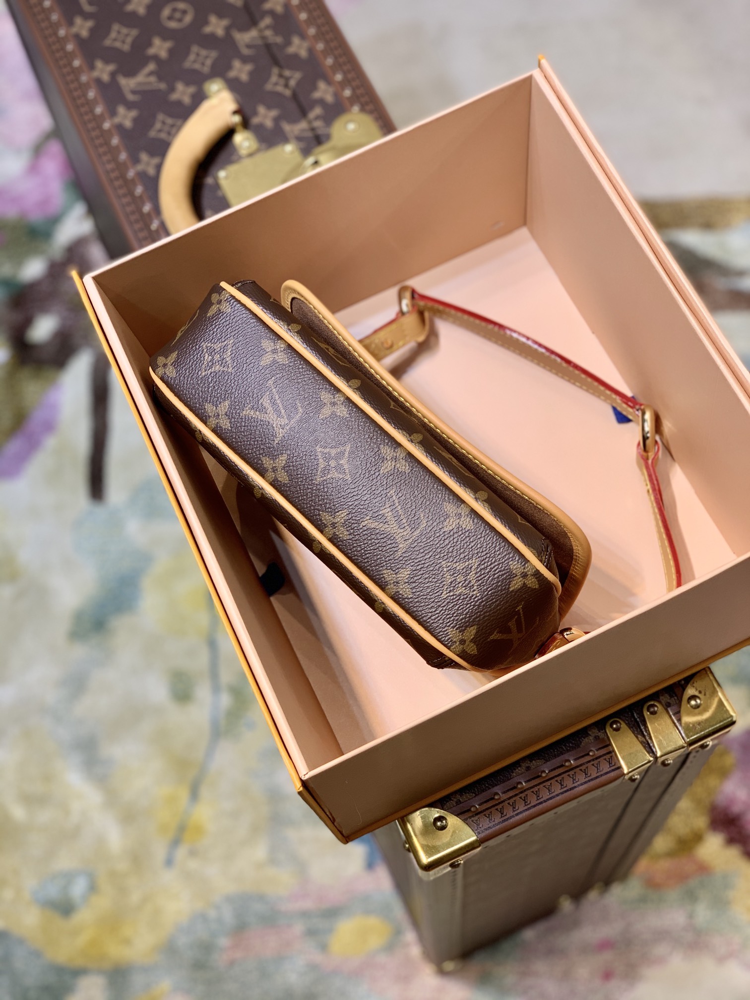 l**is V*t*n tikal pm-22.5×13×8cm