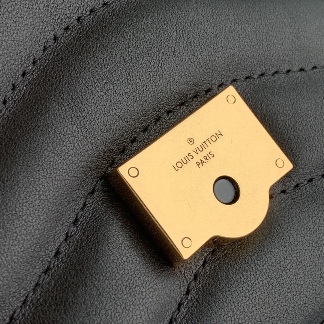 l**is V*t*n new wave bag-24x14x9cm