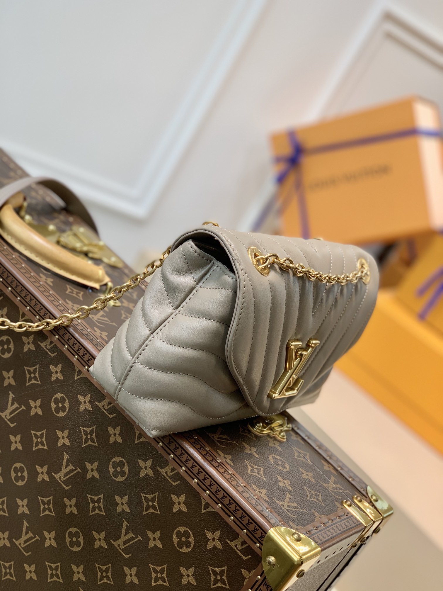 l**is V*t*n new wave bag-24x14x9cm