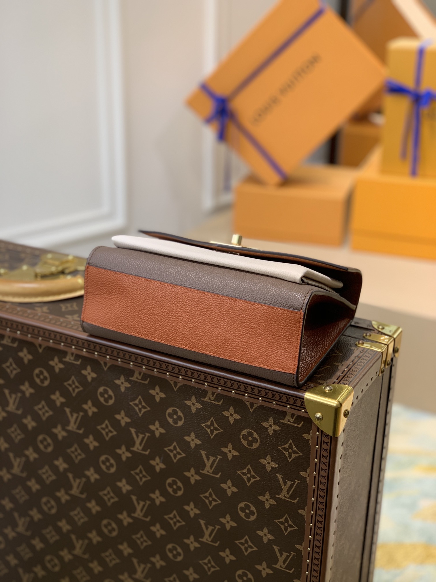 l**is V*t*n m58949 mylockme bb-22.5 x 17.0 x 5.5cm