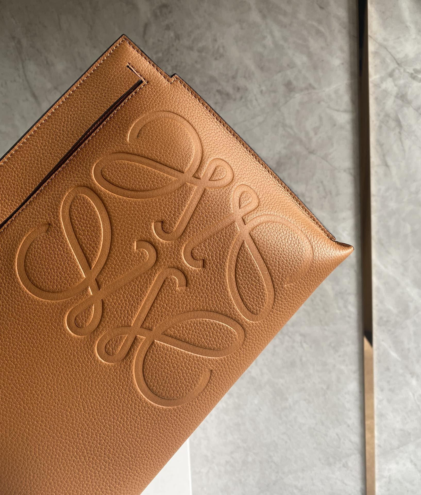 Loewe Pouch-29.5*20CM