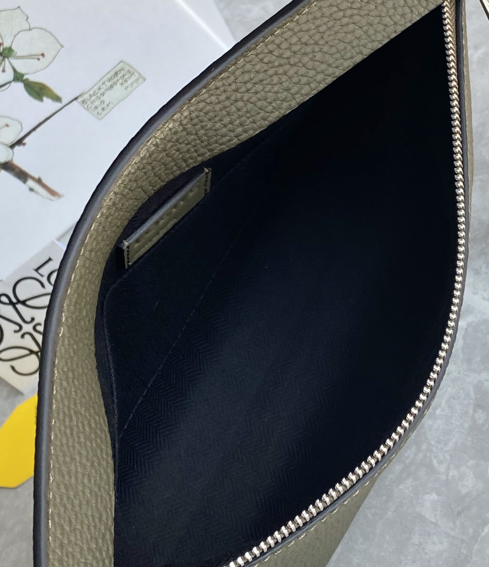 Loewe Pouch-29.5*20CM