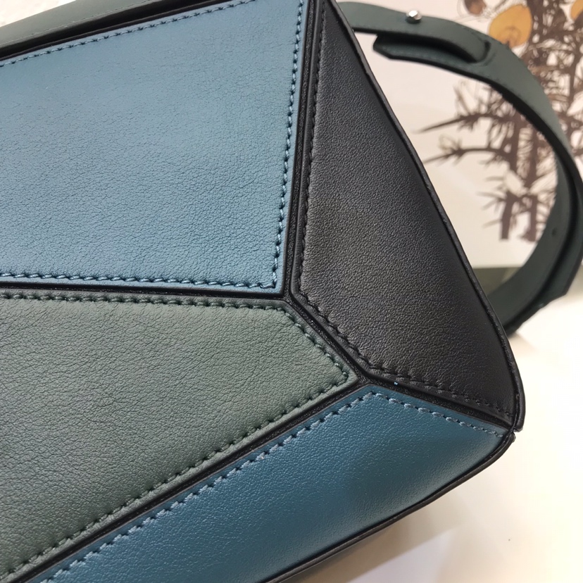 Loewe Puzzle Medium Bag-29*18*12CM