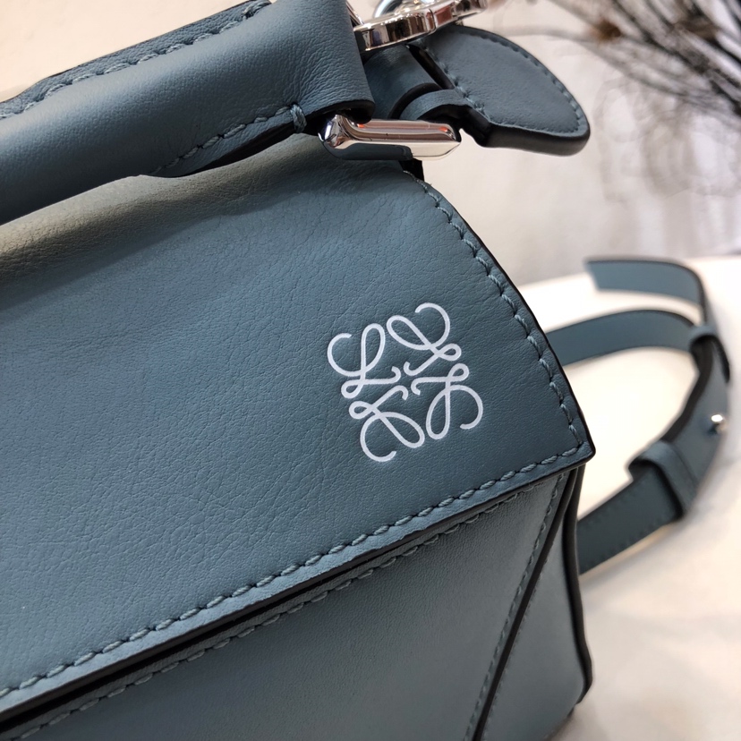 Loewe Puzzle Small Bag-24*10*14CM