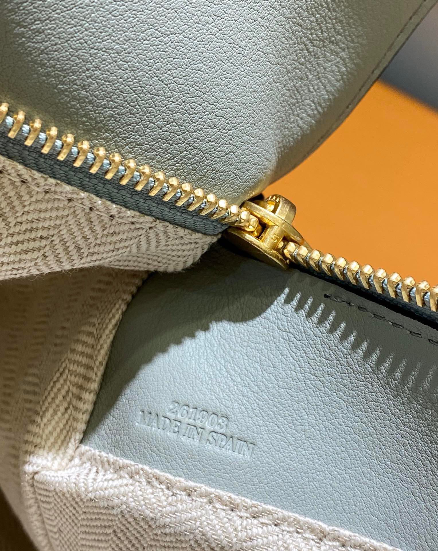 Loewe Puzzle Small Bag-24*10*14CM