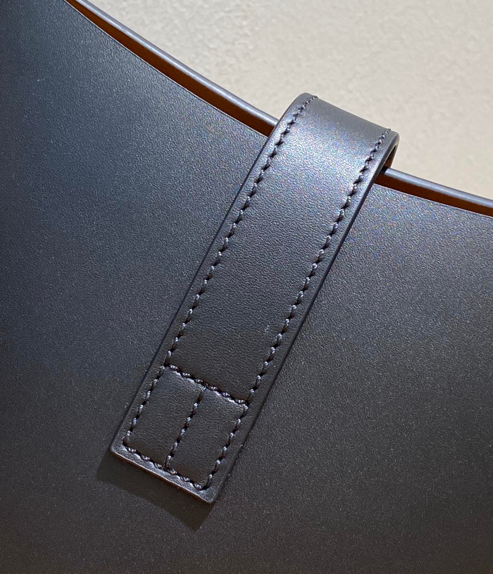 Loewe Moulded Bucket Bag-24*16*12CM